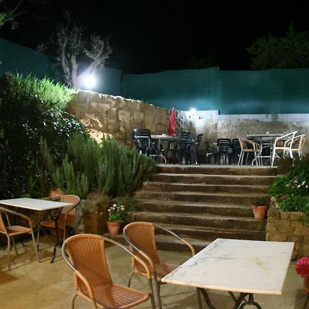 Hostal La Fuente Буэра Экстерьер фото