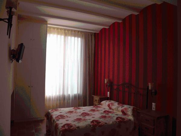 Hostal La Fuente Буэра Экстерьер фото