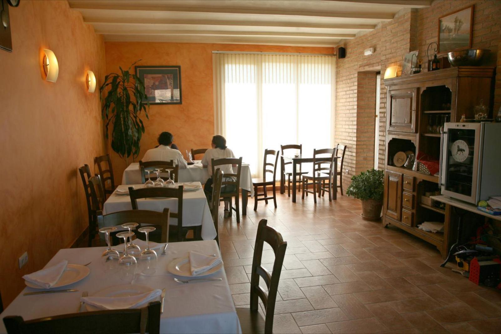 Hostal La Fuente Буэра Экстерьер фото