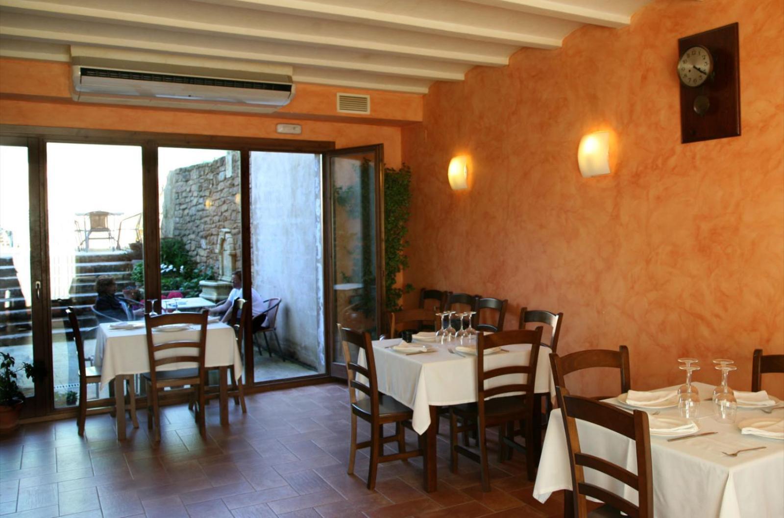 Hostal La Fuente Буэра Экстерьер фото