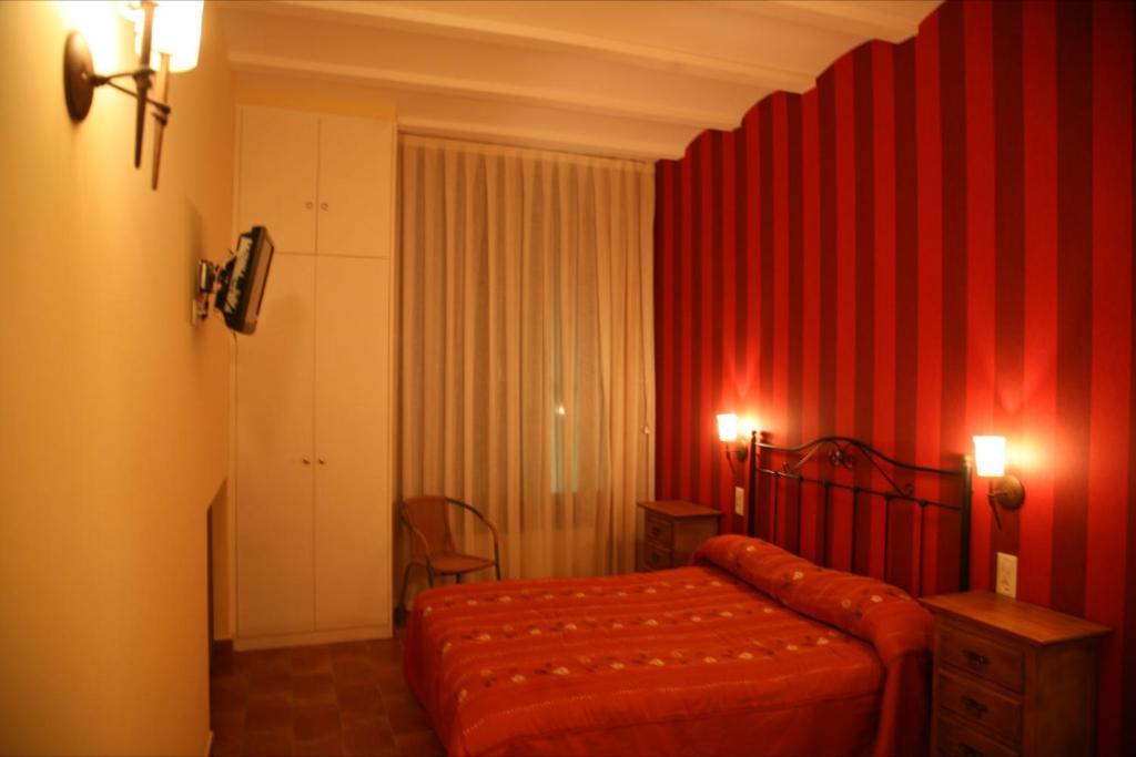 Hostal La Fuente Буэра Экстерьер фото