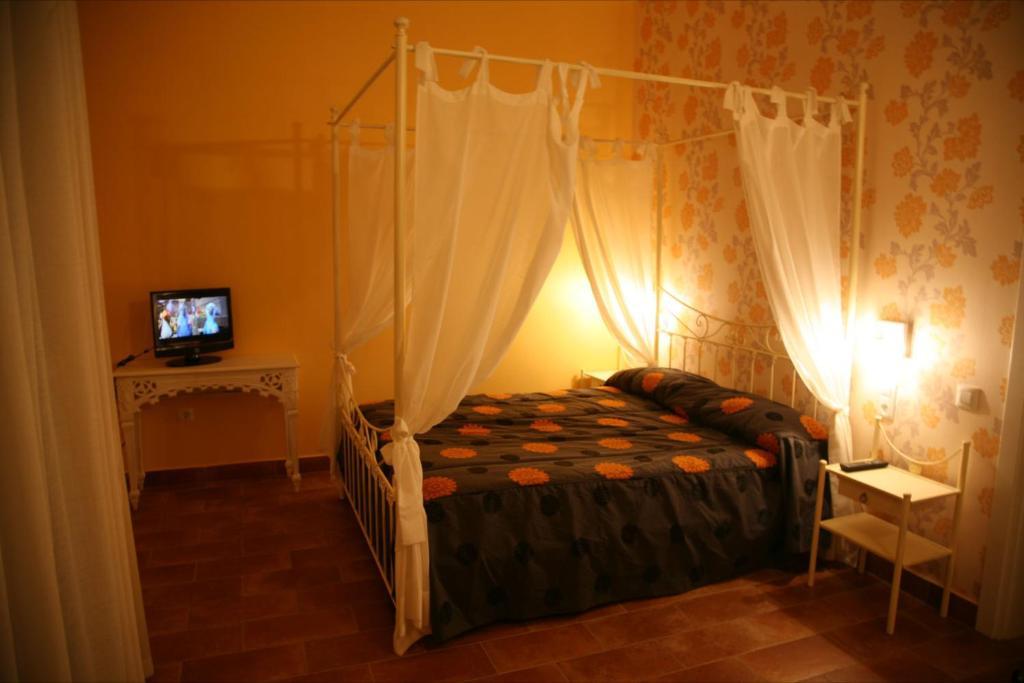 Hostal La Fuente Буэра Экстерьер фото